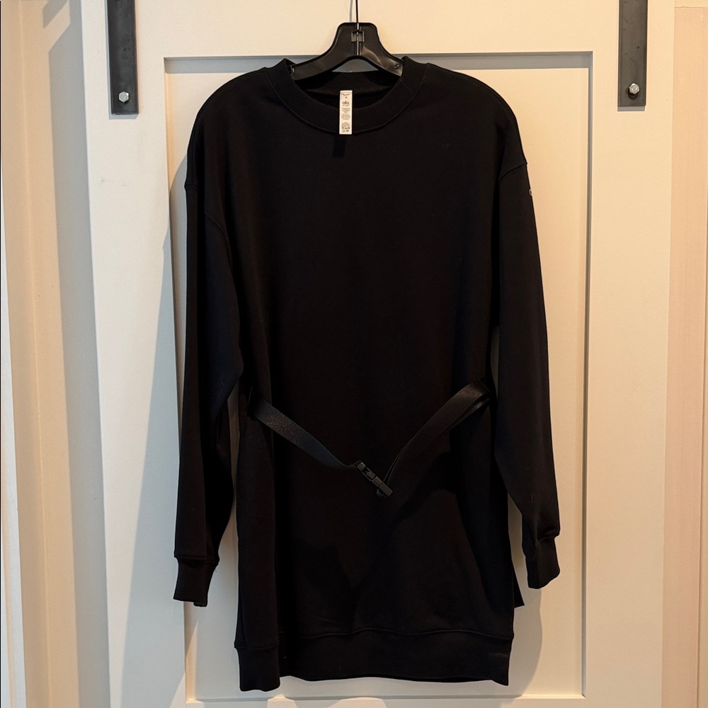 ALO Yoga Black Crewneck Sweatshirt with Waist Strap